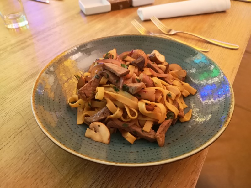 Tagliatelle con Manzo et funghi Tagliatelle con Manzo et funghi